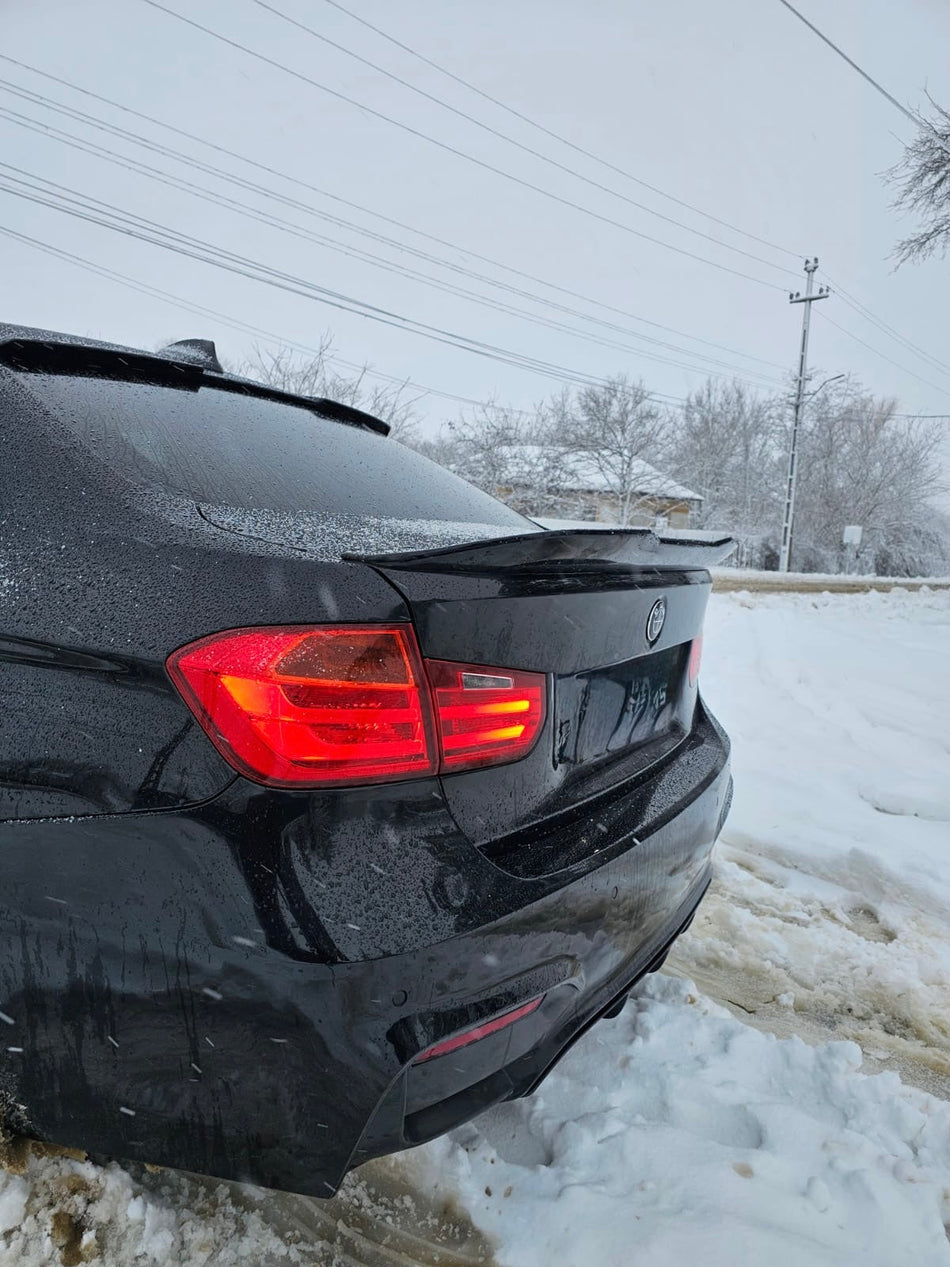 Eleron portbagaj M4 PSM style compatibil cu BMW seria 3 F30(2012-2018) negru lucios