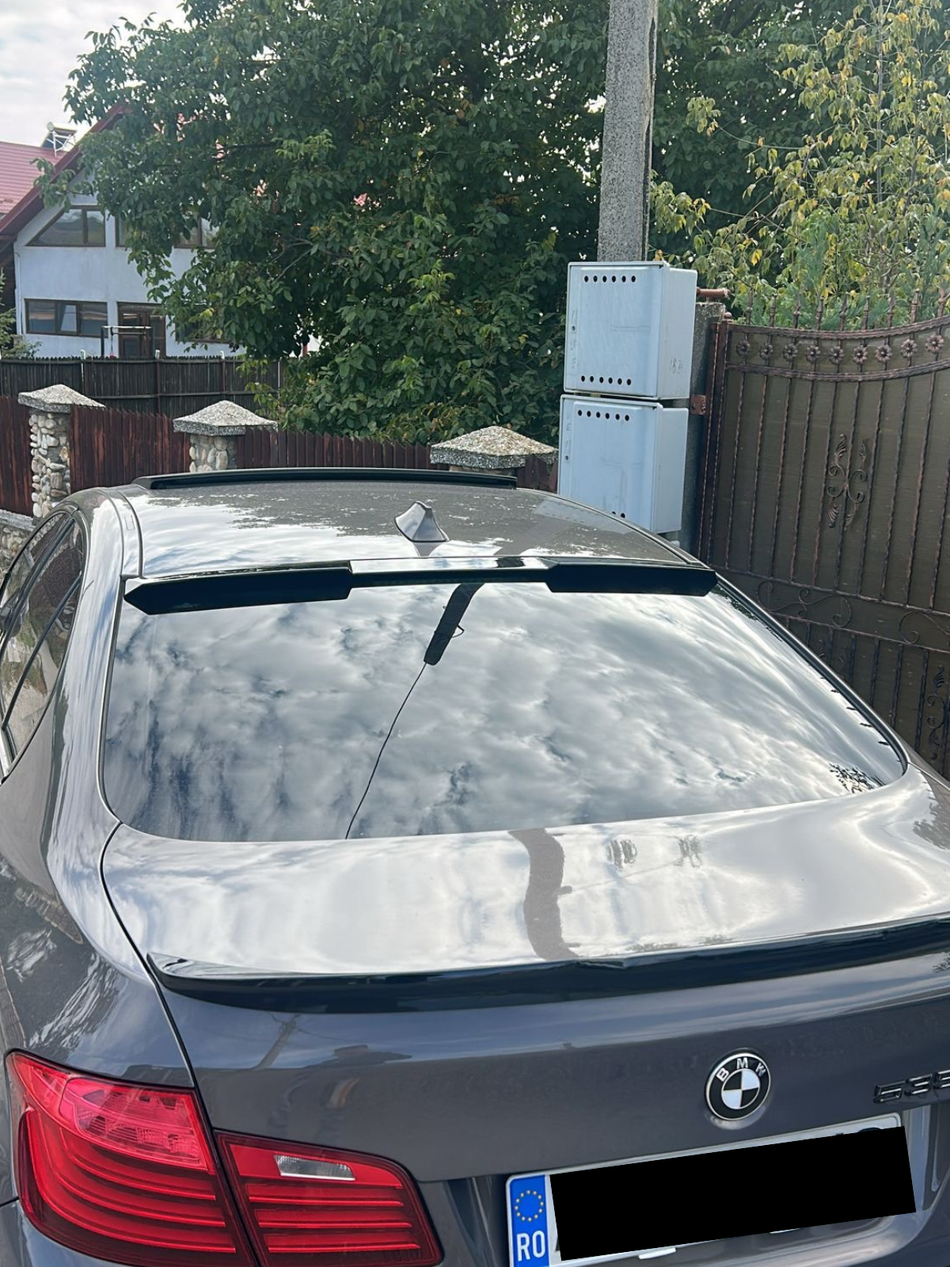 Eleron luneta M4 style compatibil cu BMW seria 5 F10 sedan(2010-2016) negru lucios