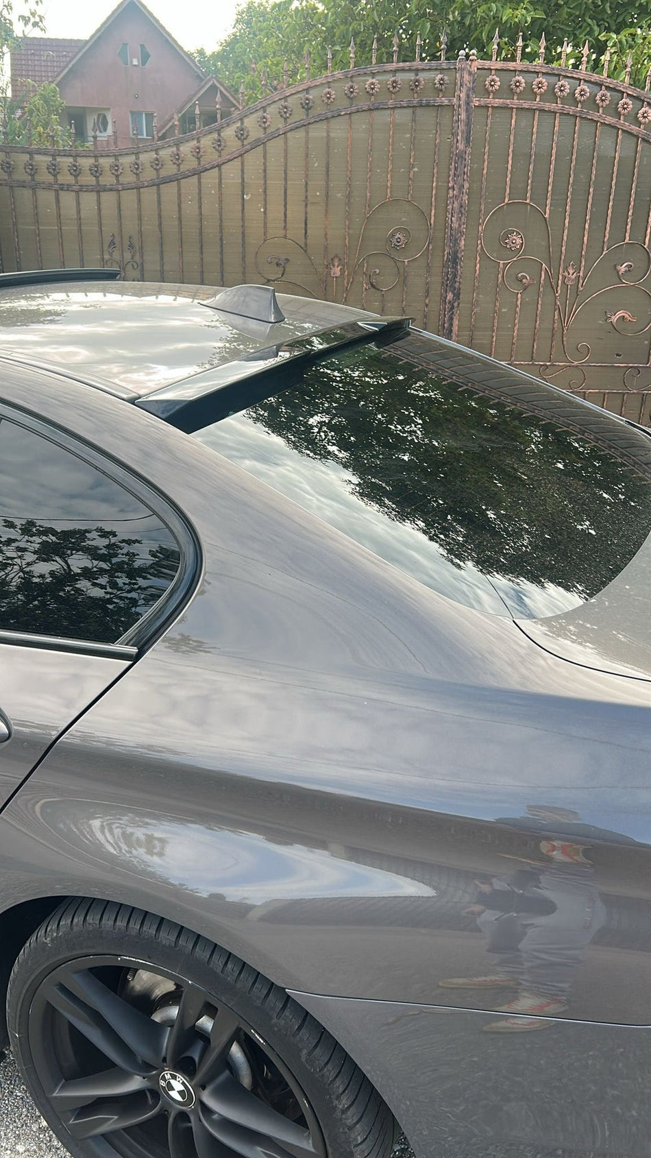 Eleron luneta M4 style compatibil cu BMW seria 5 F10 sedan(2010-2016) negru lucios