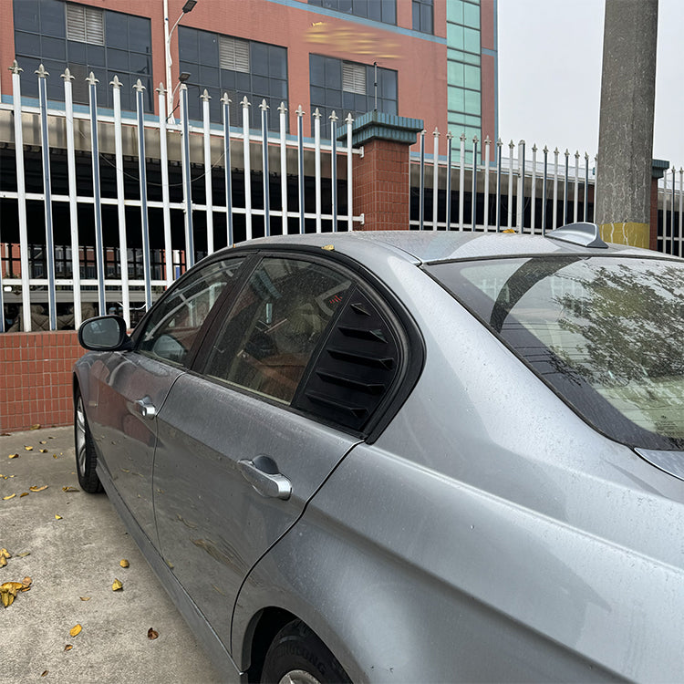 Ornamente Aero geamuri spate compatibile cu BMW seria 3 E90(2005-2012) negru lucios