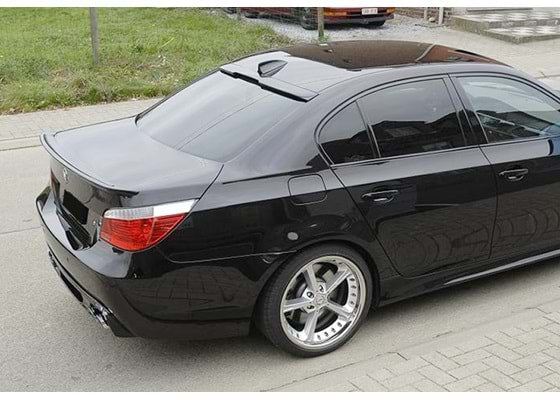 Eleron luneta  ACS style compatibil cu BMW seria 5 e60 sedan(2003-2010) negru lucios