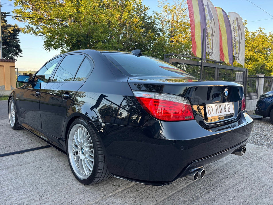 Set 2 Prelungiri Bara spate compatibile cu BMW Seria 5 E60/E61 negru lucios