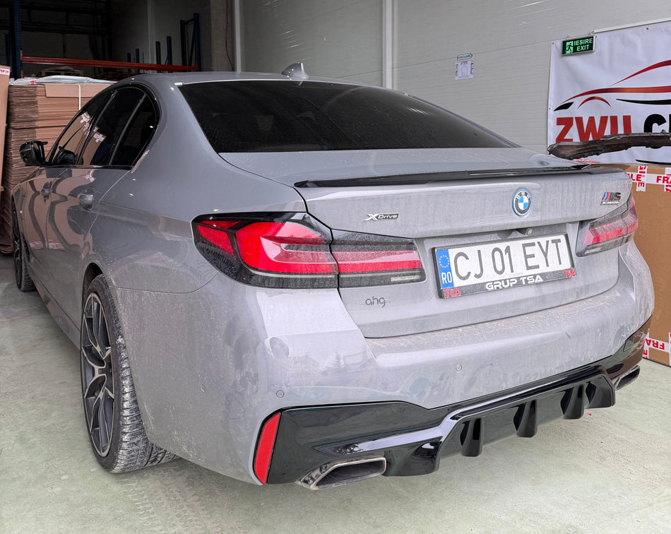 Difuzor bara spate M5 Look compatibil cu BMW seria 5 G30(2017-2022) negru lucios
