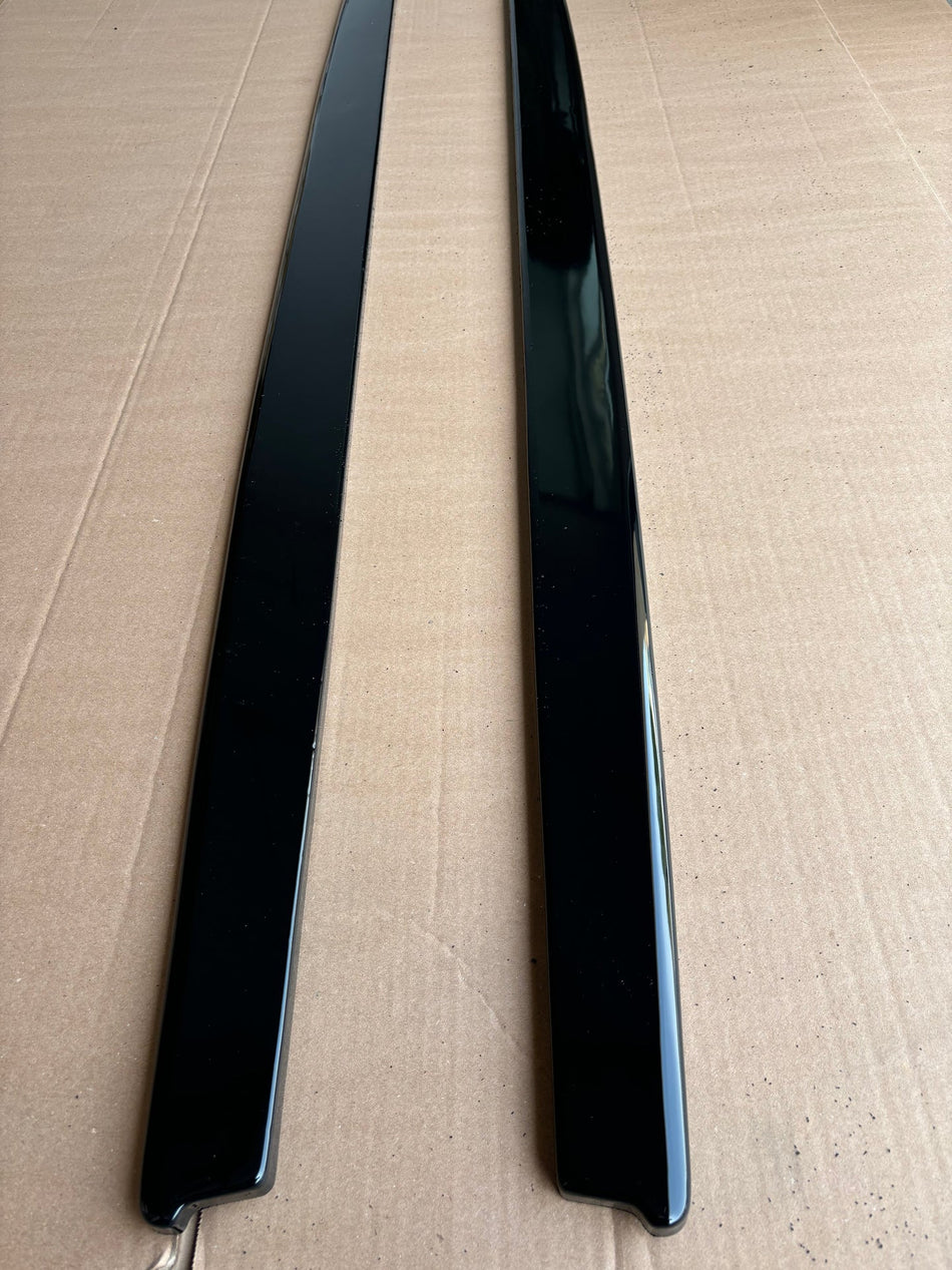 Prelungire praguri M-Performance style BMW seria 3 E90 E91(2005-2011) negru lucios