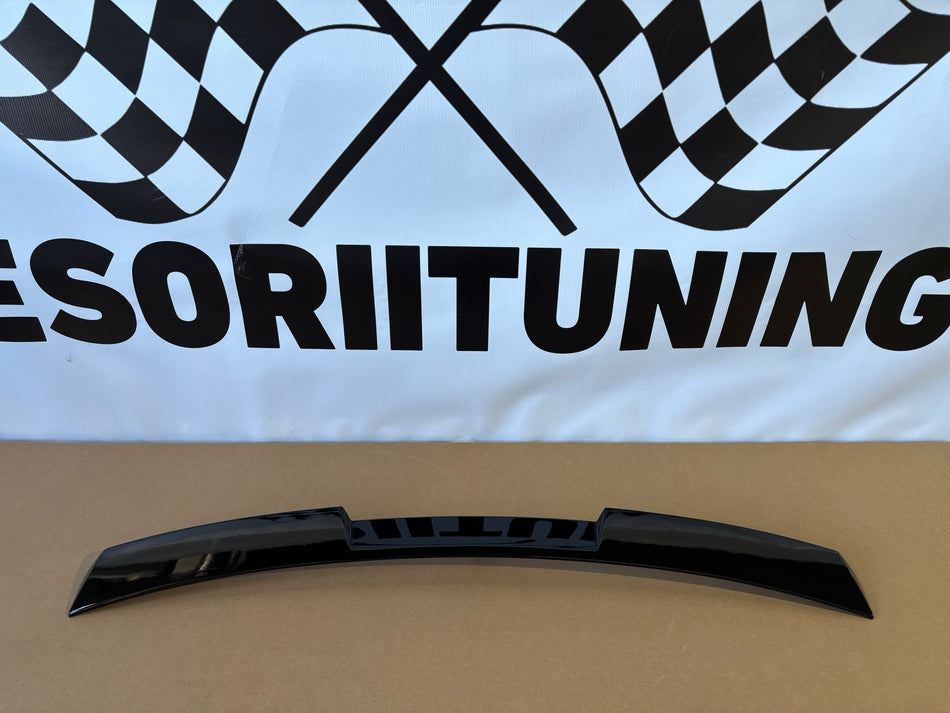 Eleron luneta M4 Style compatibil cu BMW Seria 3 G20 sedan(2018-2023) negru lucios