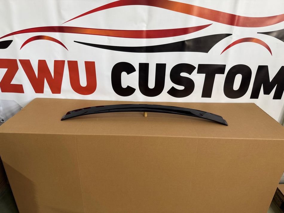 Eleron luneta compatibil cu Bmw Seria 3 E90(2004-2011) negru lucios