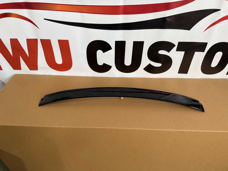 Eleron luneta compatibil cu Bmw Seria 3 E90(2004-2011) negru lucios