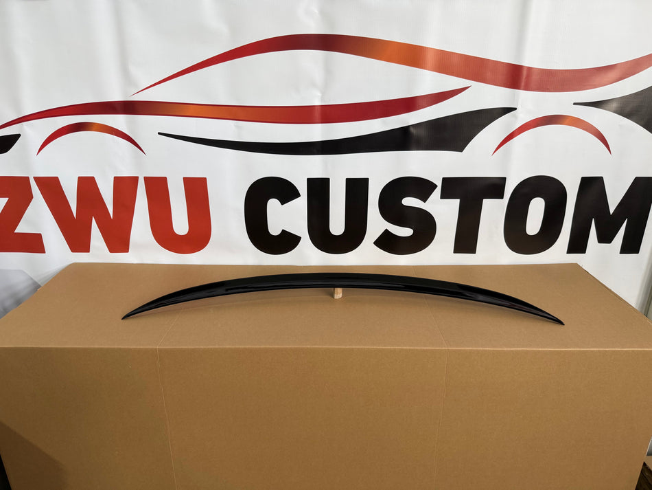 Eleron portbagaj AMG compatibil cu MERCEDES-Benz C-Class W206 2021+ negru lucios