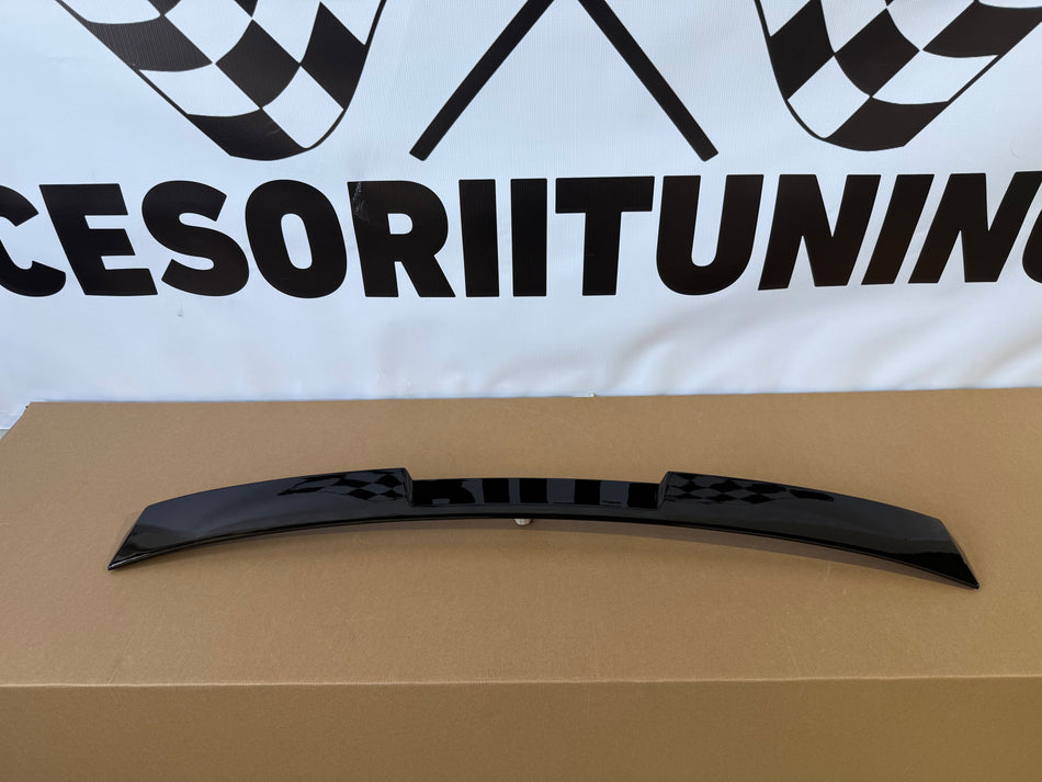 Eleron luneta M4 Style compatibil cu BMW Seria 3 E90 sedan(2005-2011) negru lucios