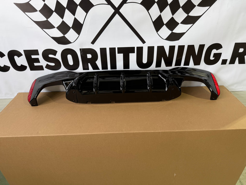 Difuzor bara spate M5 style compatibil cu BMW seria 5 G30(2017-2022) negru lucios