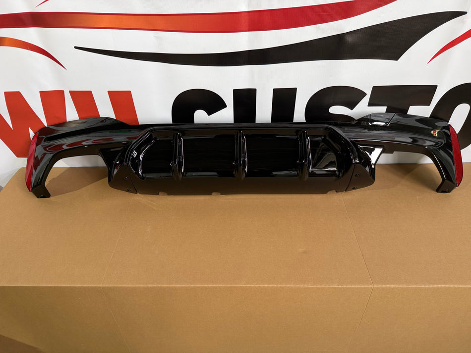 Difuzor bara spate M5 style compatibil cu BMW seria 5 G30(2017-2022) negru lucios
