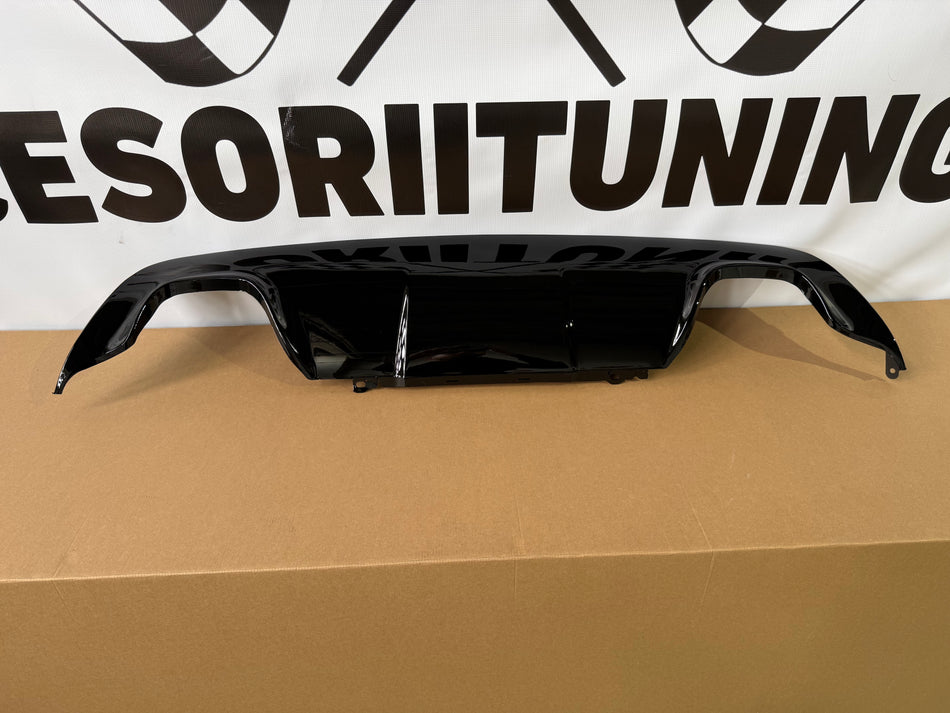 Difuzor bara spate model M5 style compatibil cu BMW seria 5 E60(2004-2009) negru lucios