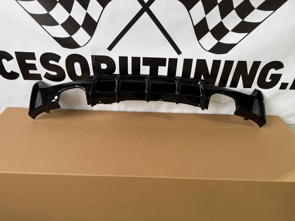 Difuzor bara spate model M4 Performance compatibil cu Bmw SERIA 4 F32 F33 F36 negru lucios