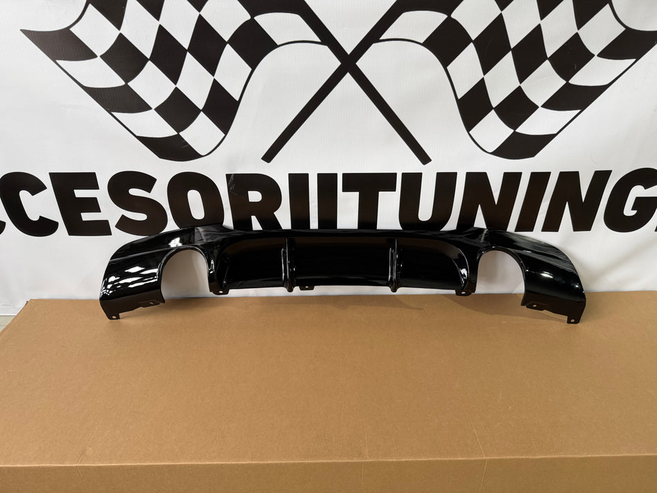 Difuzor bara spate model 335i Performance style compatibil cu BMW seria 3 e90(2005-2012) negru lucios