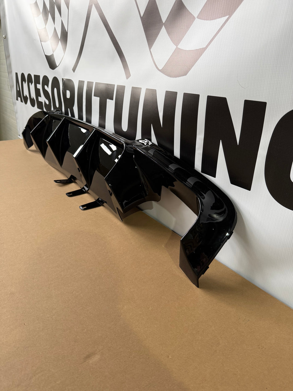 Difuzor bara spate model Vorstainer M5 style compatibil cu BMW seria 5 F10(2010-2017) negru lucios