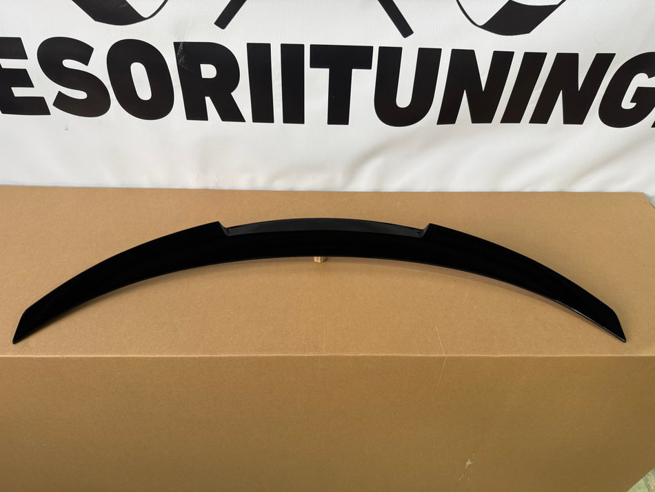 Eleron portbagaj M4 compatibil cu BMW seria 6 F06 Grand Coupe(2012-2018) negru lucios