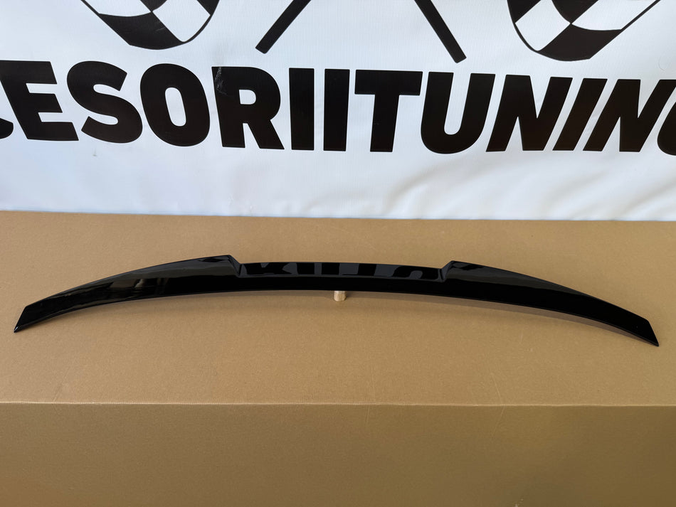 Eleron portbagaj M4 CSL compatibil cu BMW seria 5 G30 sedan 2017-up negru lucios
