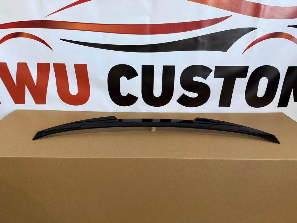 Eleron portbagaj M4 CSL compatibil cu BMW seria 5 G30 sedan 2017-up negru lucios