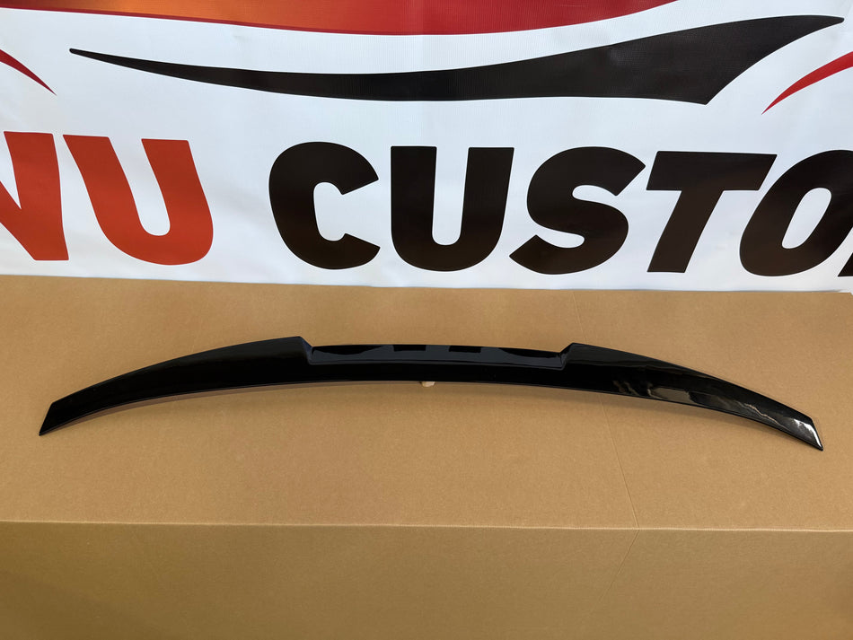 Eleron portbagaj M4 CSL compatibil cu BMW seria 5 G30 sedan 2017-up negru lucios