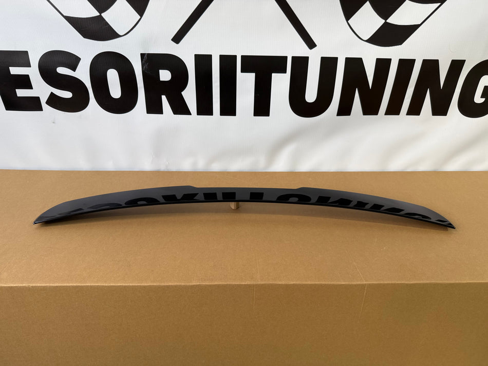 Eleron luneta  ACS style compatibil cu BMW seria 5 e60 sedan(2003-2010) negru lucios