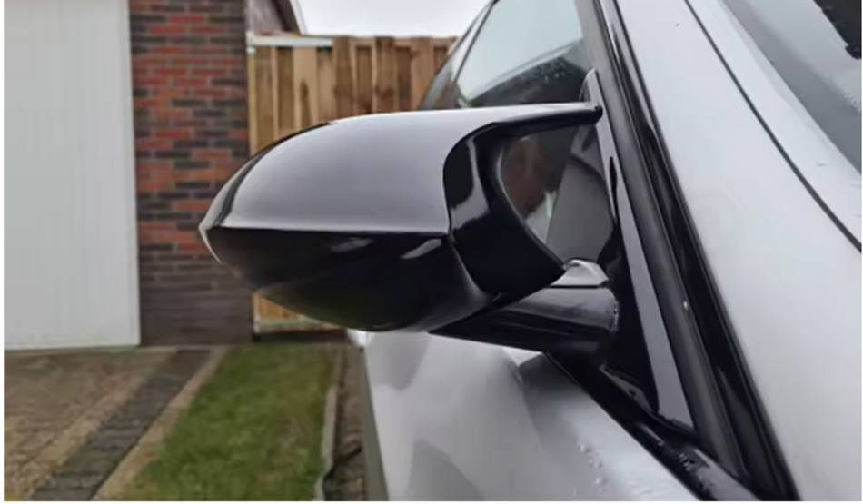 Capace oglinda M style cu CLIPSURI compatibile cu BMW Seria 1 E81/E82/E87/E88(2004-2008) Non-Facelift negru lucios