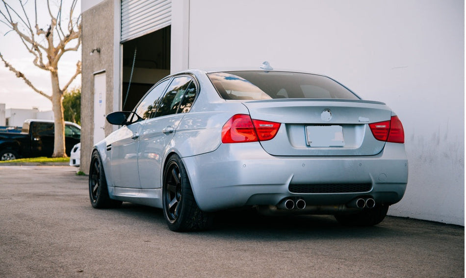 Bata spate M3 look compatibila cu BMW Seria 3 E90(2005-2012)